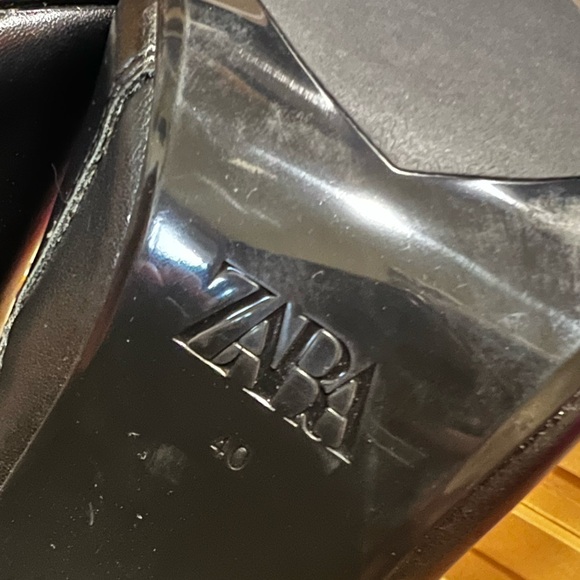 Zara Knee Length Black Heeled Boots - Picture 6 of 7